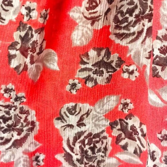  TORRID Plus Size Floral Print Ruched Chiffon Pintuck Top. - Picture 4 of 16